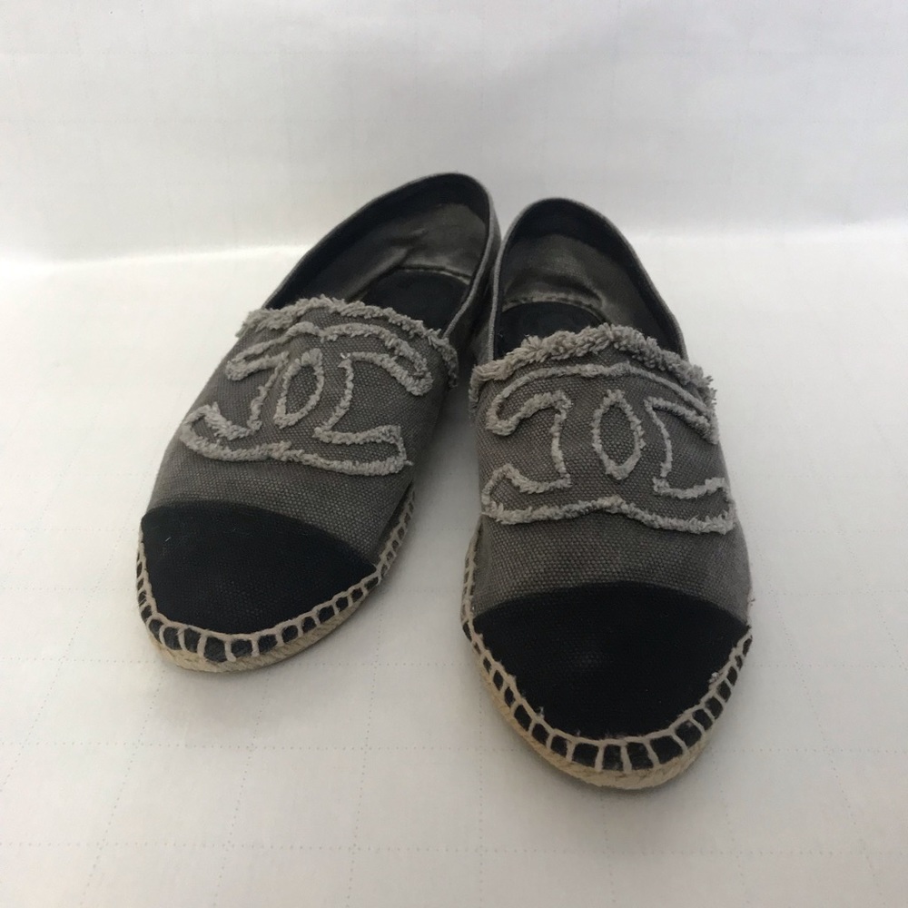Chanel Women’s Canvas CC Fringe Slides Flat Espadrille Gray Black Size 35